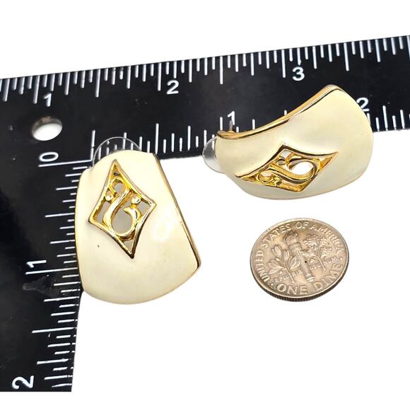 80s Off White Creamy Earrings Pierced Large Studs Curved Rectangle Gold Tone - Picture 4 of 7